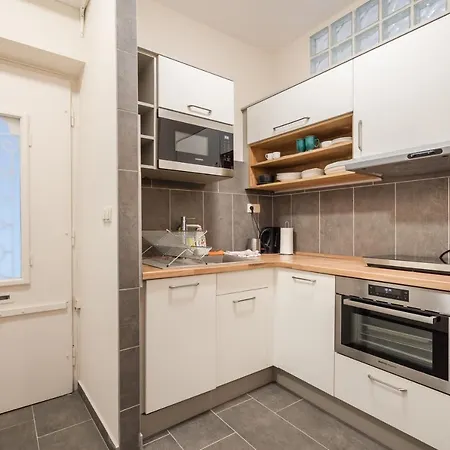 Bpr Blue Paradise With A/c *