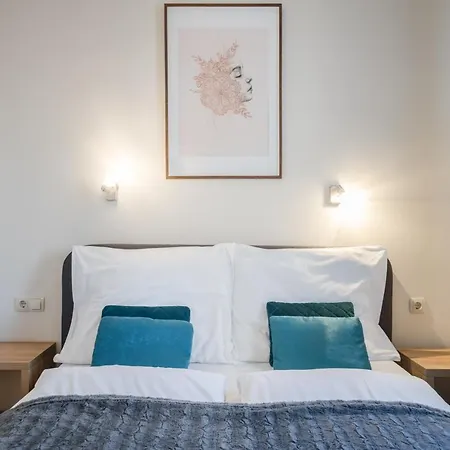 Bpr Blue Paradise With A/c Budapeste